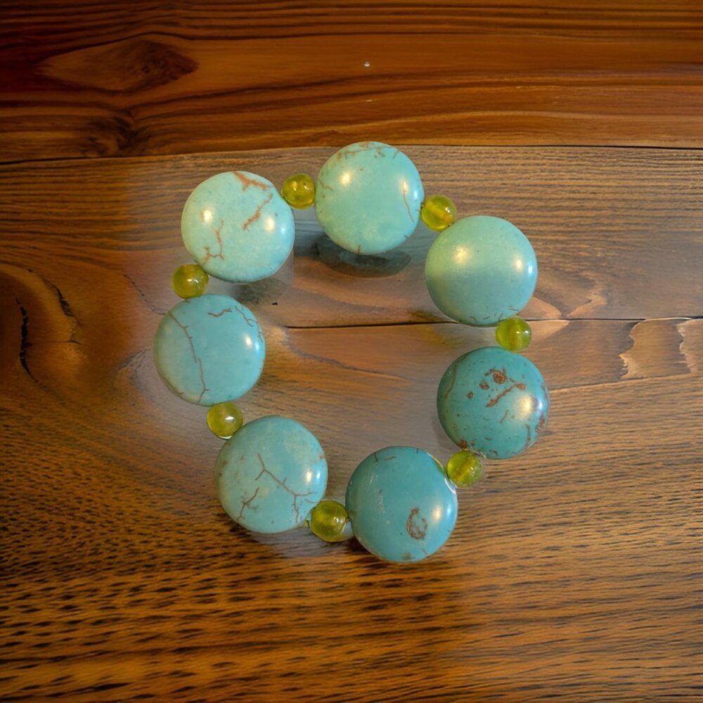 Turquoise coin shaped beaded bracelet~ 7 inches